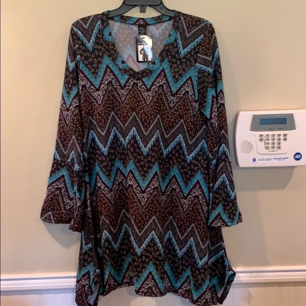 NWT! Flare bottom & sleeve tunic